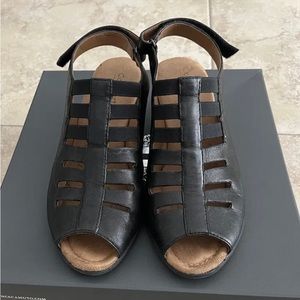 Comfortiva Faye Size 7 Black Womens Shoes